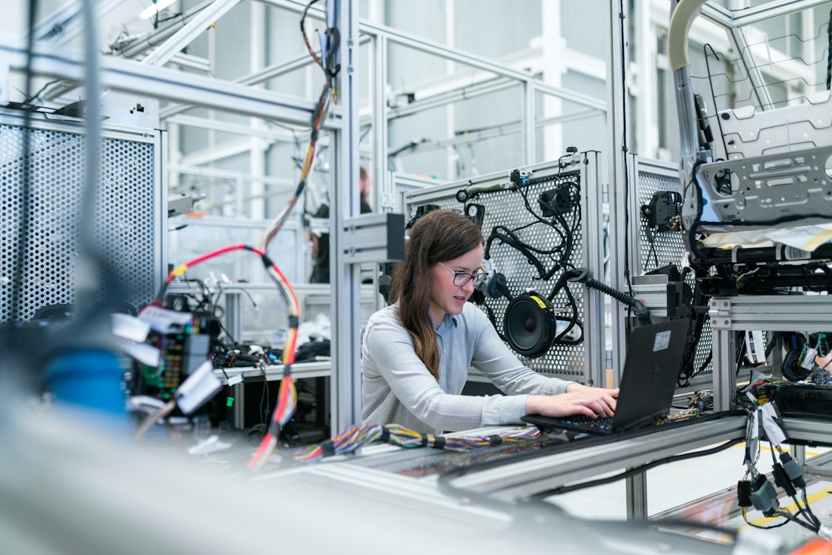 Usine connectée et télégestion IoT de compacteurs industriels